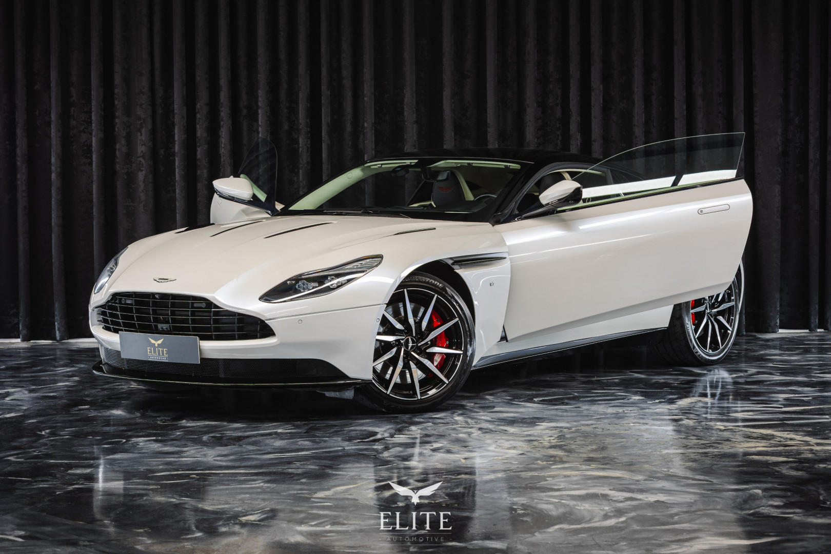 Aston Martin DB11 Coupé V12 Launch Edition